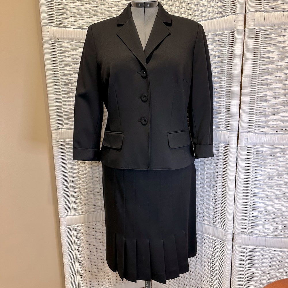 Anne Klein Skirt Suit Blazer + Pleated Skirt 14